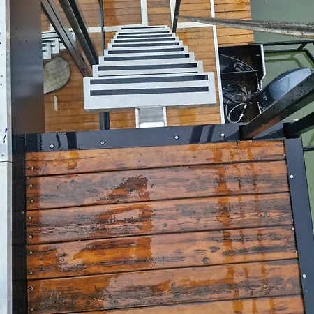 Bright Houseboat בלגרד